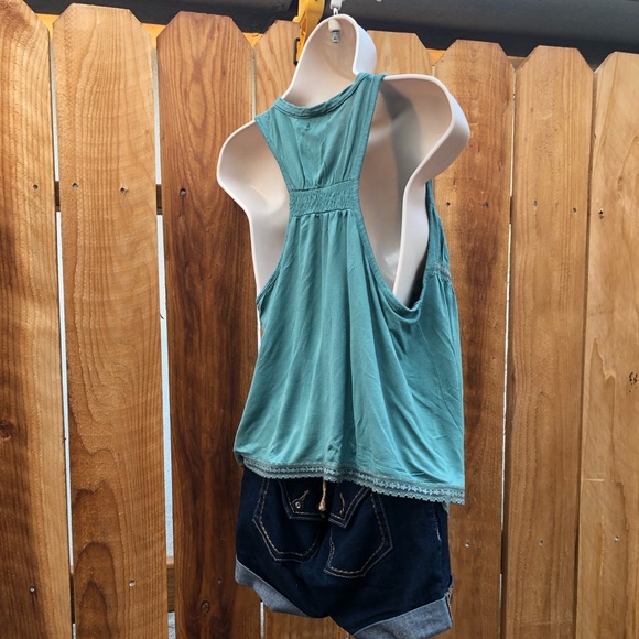 Beautiful Green Tank Size Large - Picture 4 of 7